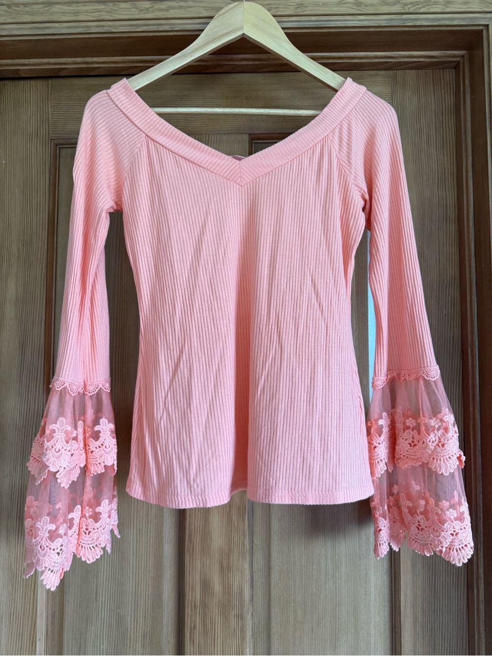 VENUS Pink Ribbed V‑Neck Top with Lace Bell Sleeves - Picture 2 of 4